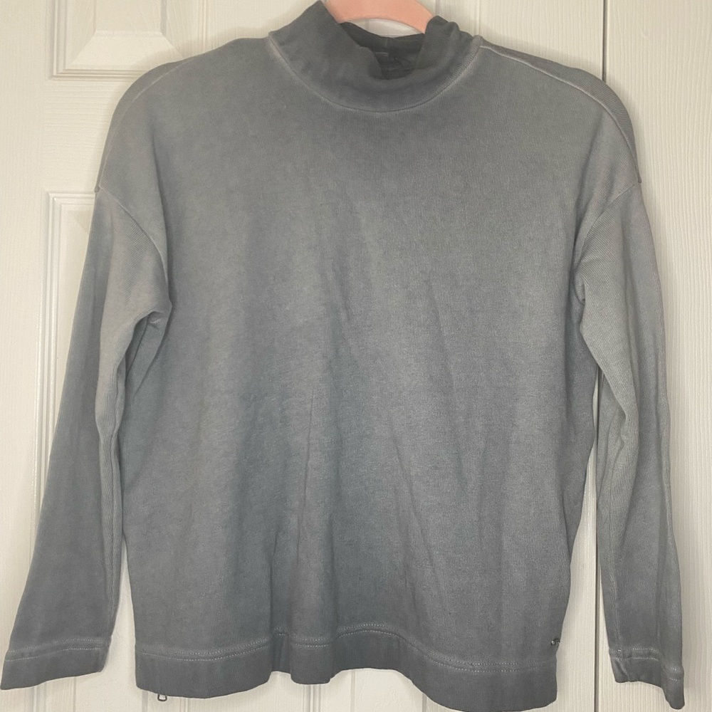American Eagle Turtle Neck Sweater